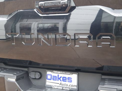 Used 2022 Toyota Tundra Platinum image 18