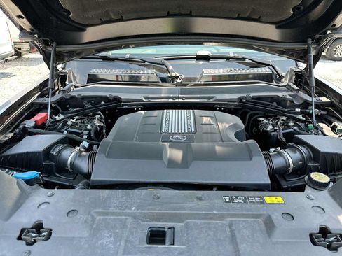 Used 2025 Land Rover Defender 110 V8 AWD/4WD image 31