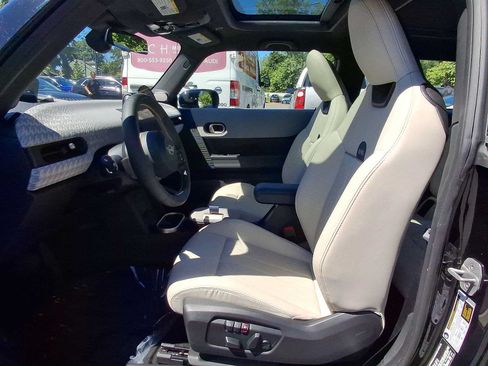 Used 2025 MINI Cooper S FWD image 17