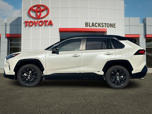 Certified 2022 Toyota RAV4 XSE AWD/4WD image 6