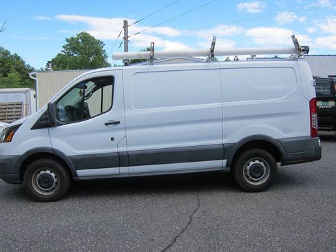 Used 2016 Ford Transit 250 130 Low Roof RWD image 3
