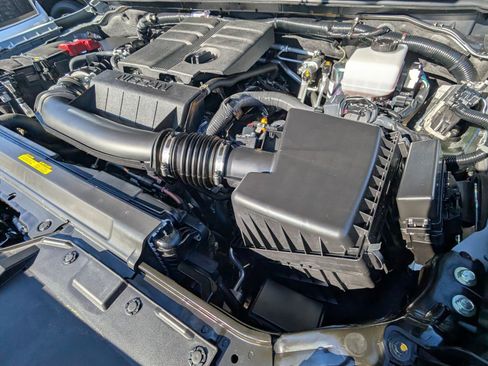 Certified 2025 Nissan Frontier PRO-4X image 18