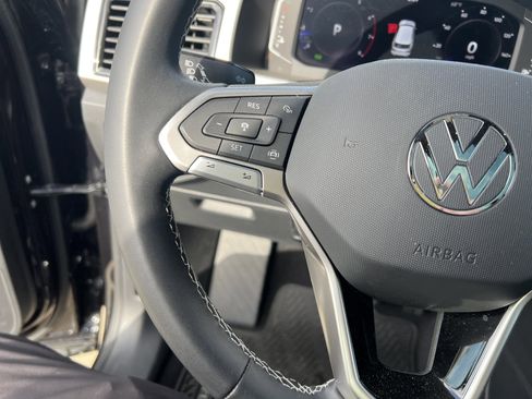 Used 2023 Volkswagen Atlas Cross Sport SE w/ Panoramic Sunroof Package image 17