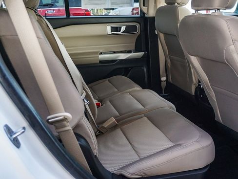 Certified 2022 Ford Explorer XLT image 14