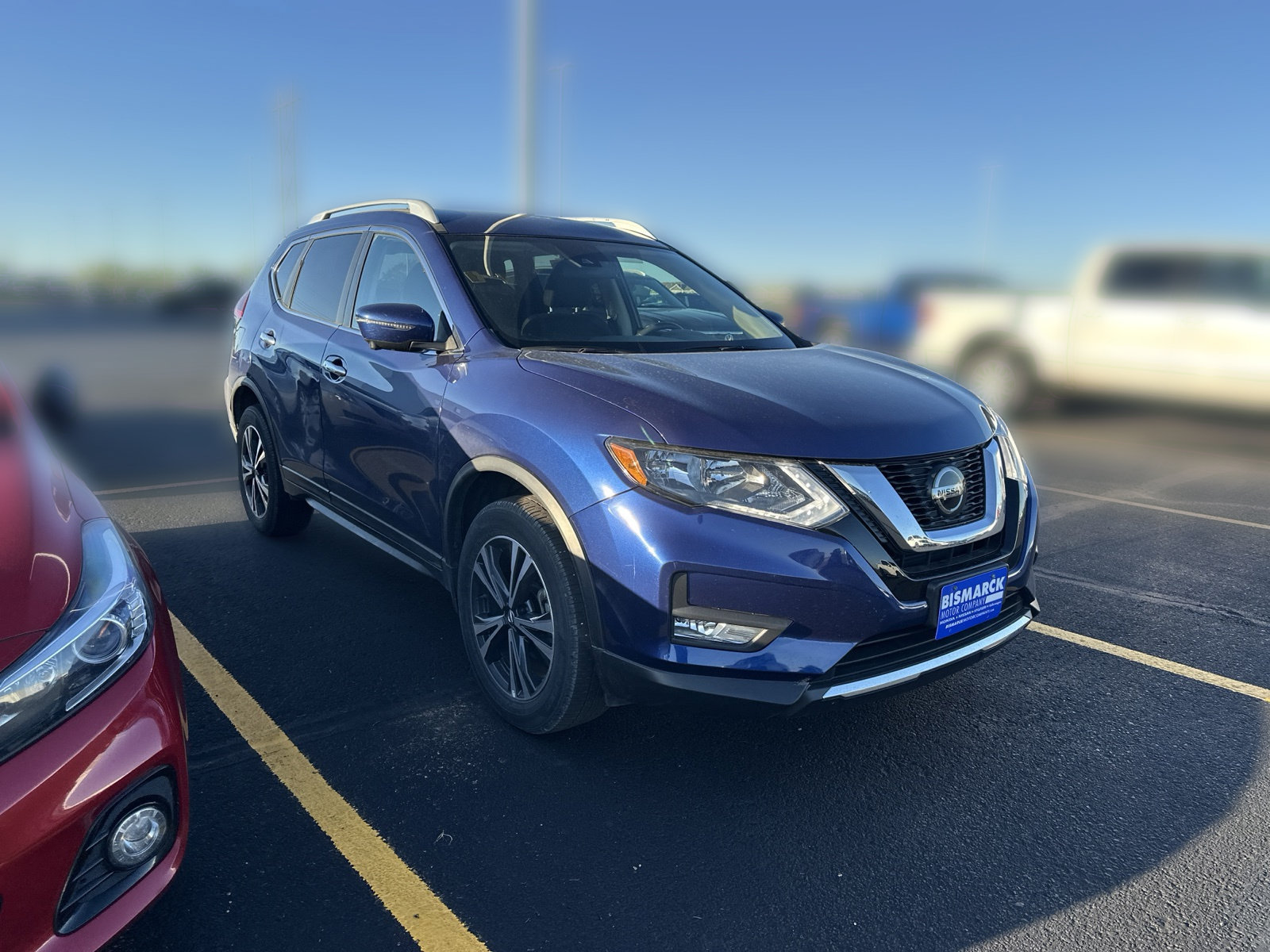 Used 2019 Nissan Rogue SV w/ Premium Package AWD/4WD image 2