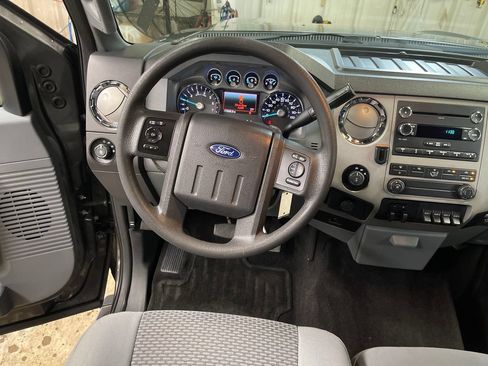 Used 2016 Ford F250 XLT w/ XLT Premium Package AWD/4WD image 17