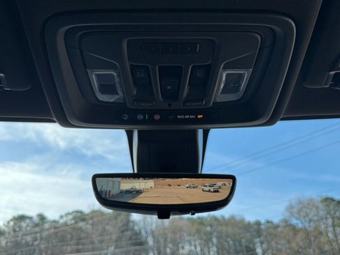 Used 2022 Chevrolet Silverado 1500 LTZ w/ LTZ Premium Package image 16