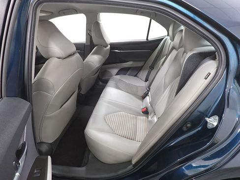 Used 2021 Toyota Camry SE image 21