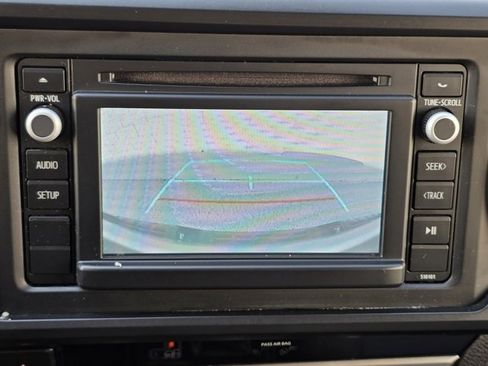 Used 2018 Toyota Tacoma SR image 19