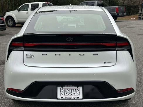 Used 2025 Toyota Prius Limited image 4