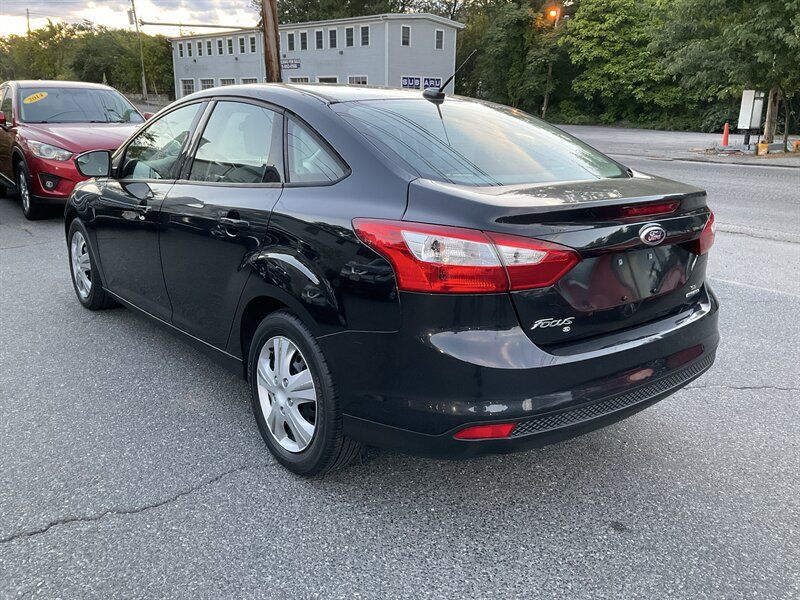 Used 2012 Ford Focus SE FWD image 7