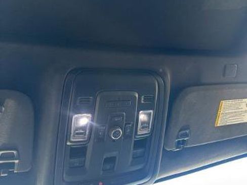 Used 2022 GMC Yukon XL AT4 image 17