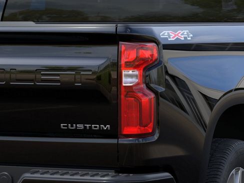 New 2026 Chevrolet Silverado 1500 Custom AWD/4WD image 11