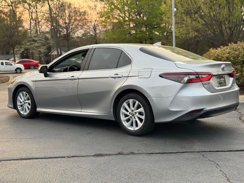 Used 2021 Toyota Camry LE image 10