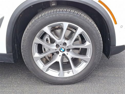 Used 2024 BMW X5 xDrive40i w/ Parking Assistance Package image 8