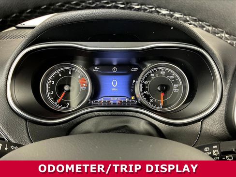 Used 2023 Jeep Cherokee Altitude Lux AWD/4WD image 13