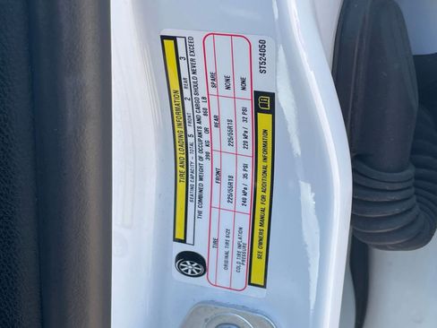 Used 2025 Jeep Compass Limited image 32