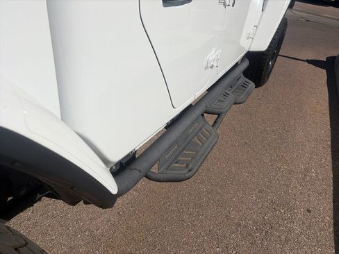 Used 2020 Jeep Gladiator Rubicon AWD/4WD image 13