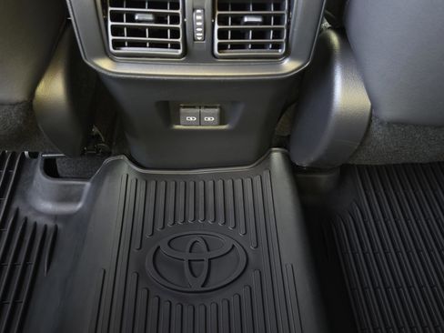 Certified 2025 Toyota RAV4 XSE image 18