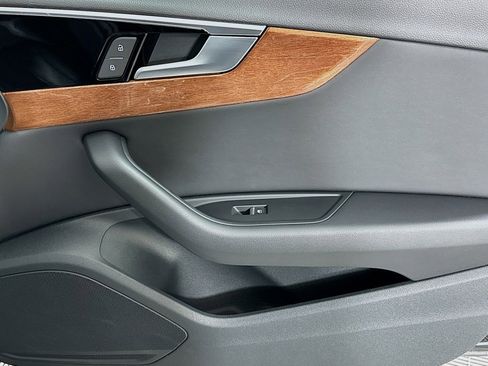 Used 2023 Audi A4 2.0T Premium w/ Convenience Package image 23