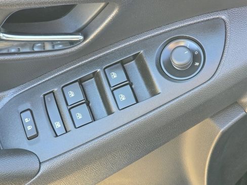 Used 2020 Chevrolet Trax Premier image 22