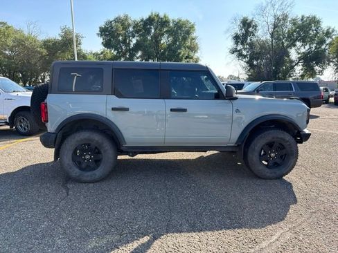 Used 2024 Ford Bronco Black Diamond AWD/4WD image 9