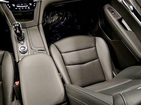 Used 2024 Cadillac XT6 Premium Luxury w/ Technology Package AWD/4WD image 16