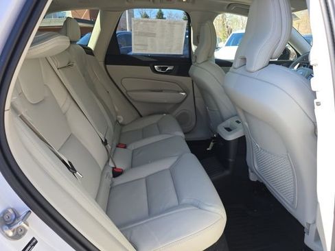 New 2026 Volvo XC60 T8 Ultra w/ Protection Package Premier AWD/4WD image 16