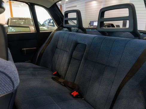 Used 1989 Volvo 240 DL RWD image 22