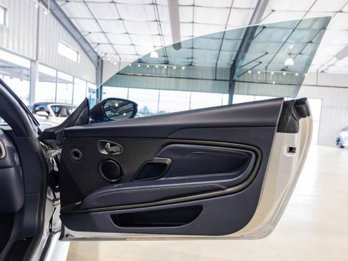 Used 2020 Aston Martin DBS Superleggera image 13