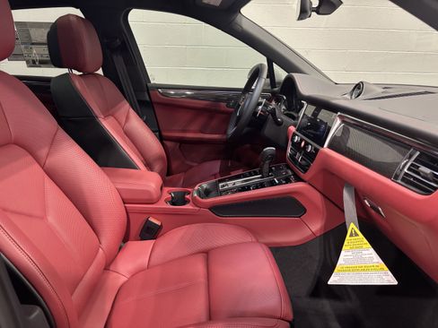 New 2026 Porsche Macan image 29