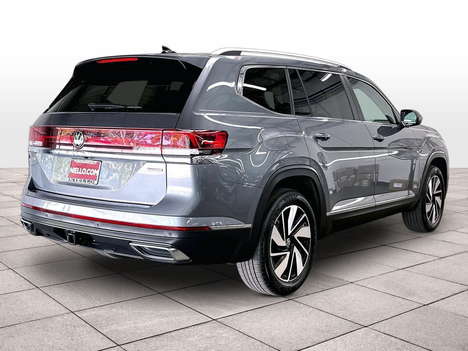 Used 2024 Volkswagen Atlas SEL AWD/4WD image 9