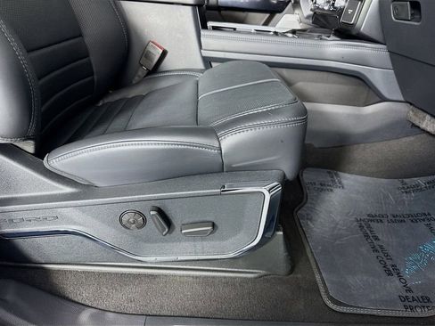 Used 2025 Ford F350 Platinum w/ FX4 Off-Road Package AWD/4WD image 40