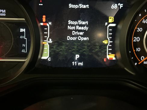 New 2025 Jeep Wrangler Sahara w/ Safety Group image 27