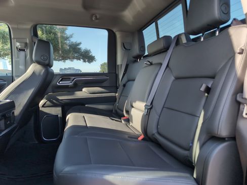 Used 2024 Chevrolet Silverado 2500 LTZ w/ LTZ Convenience Package image 28