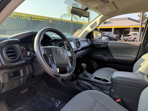 Used 2017 Toyota Tacoma SR image 15