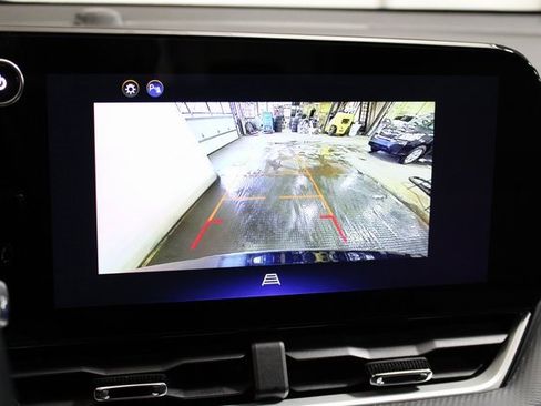 Used 2025 Chevrolet Equinox LT image 16