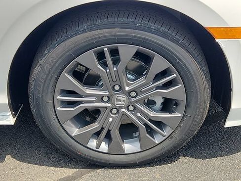 New 2026 Honda Odyssey Touring image 8