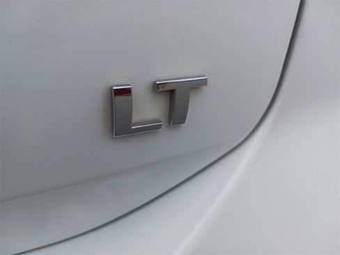 Used 2020 Chevrolet Equinox LT image 28