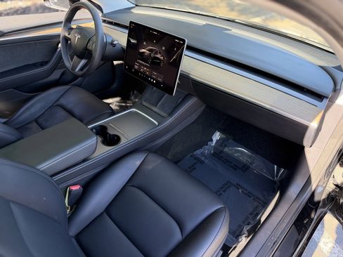 Used 2022 Tesla Model 3 Long Range image 32