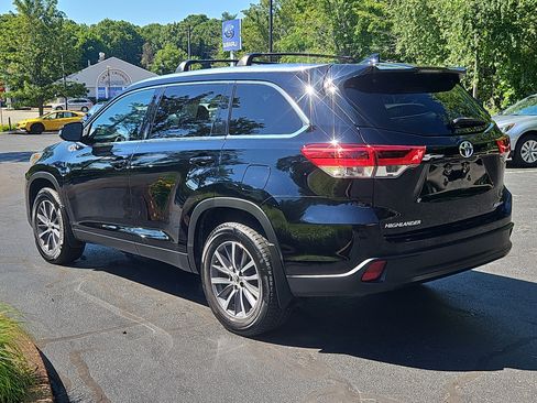 Used 2019 Toyota Highlander XLE AWD/4WD image 26