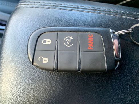 Used 2025 Jeep Compass Limited image 21