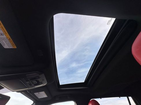 Used 2021 Toyota Highlander XSE image 24