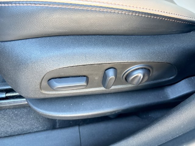 Used 2022 Chevrolet Equinox Premier AWD/4WD image 12