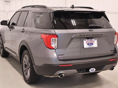 Certified 2022 Ford Explorer XLT w/ Equipment Group 202A AWD/4WD image 8