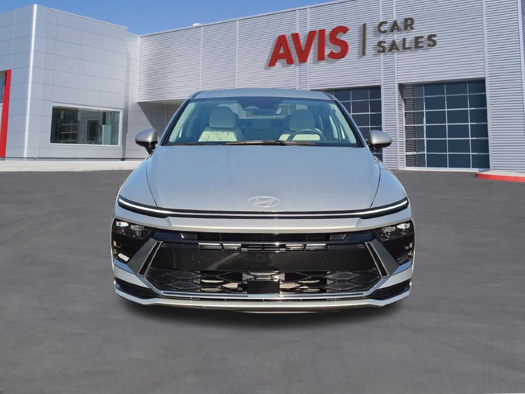 Used 2025 Hyundai Sonata SEL FWD image 2