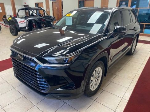 Used 2024 Toyota Grand Highlander FWD image 1