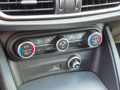 Used 2025 Alfa Romeo Stelvio Tributo Italiano w/ Driving Assist Package AWD/4WD image 16