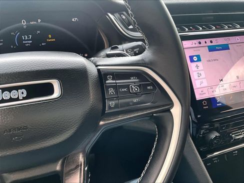 Used 2022 Jeep Grand Cherokee L Limited image 25