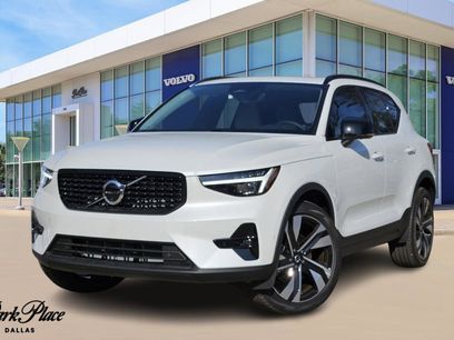 New 2025 Volvo XC40 B5 Ultra w/ Climate Package